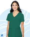 Chaqueta de uniforme médico para dama Med Couture modelo MC2411 verde hunter. Vista frontal.