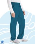 Pantalón de uniforme médico para caballero Dickies modelo DK216 azul caribe. Boca recta. Vista derecha.